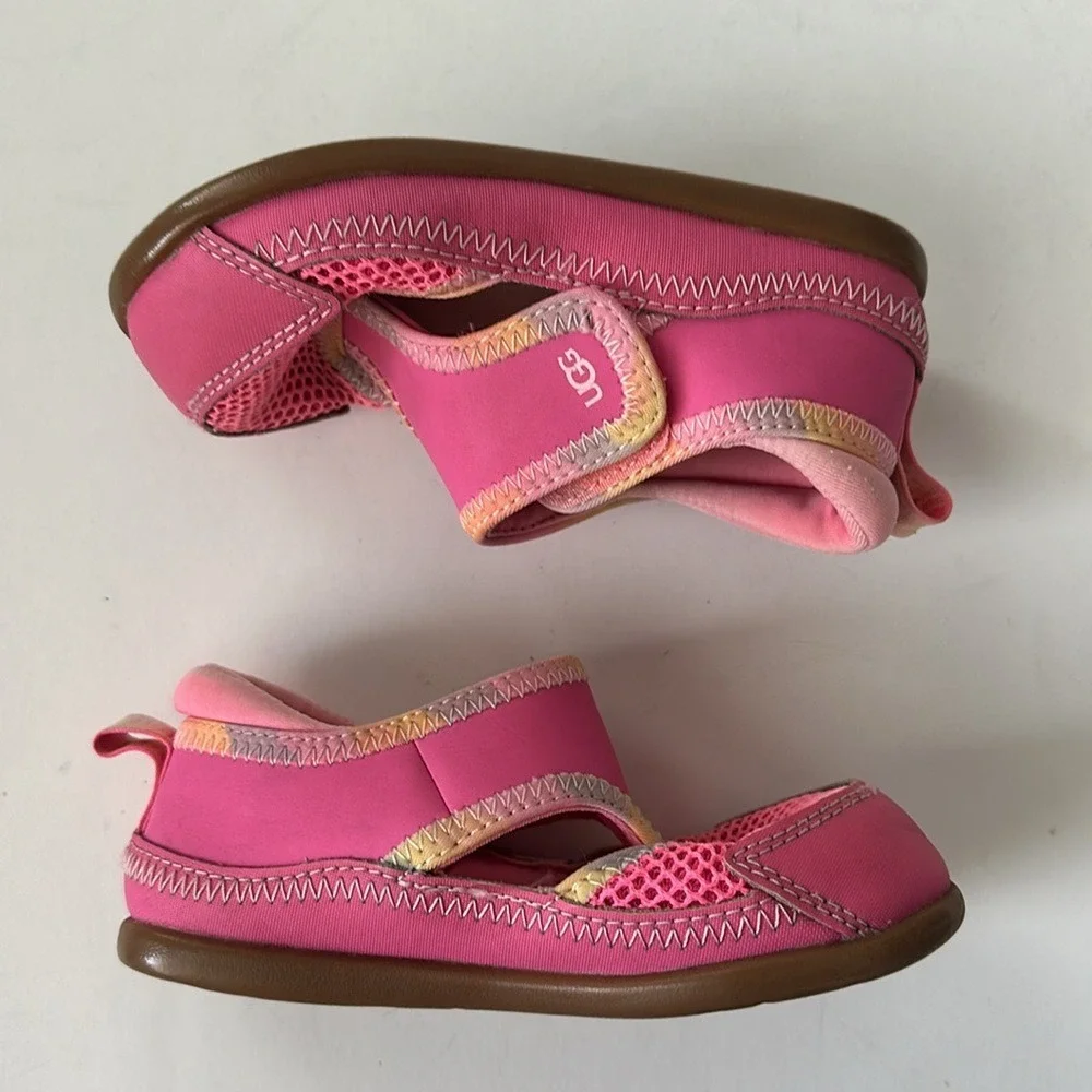 UGG Toddler sandals Delta Closed Toe water shoes in Pink size 10 slip